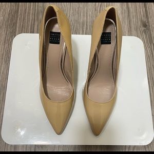 White House Black Market Pumps Size 7.5W